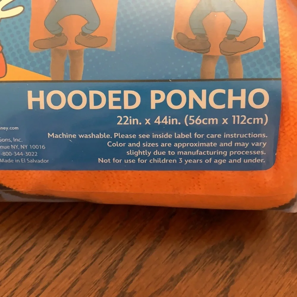 Mickey and Friends Goofy Hooded Poncho